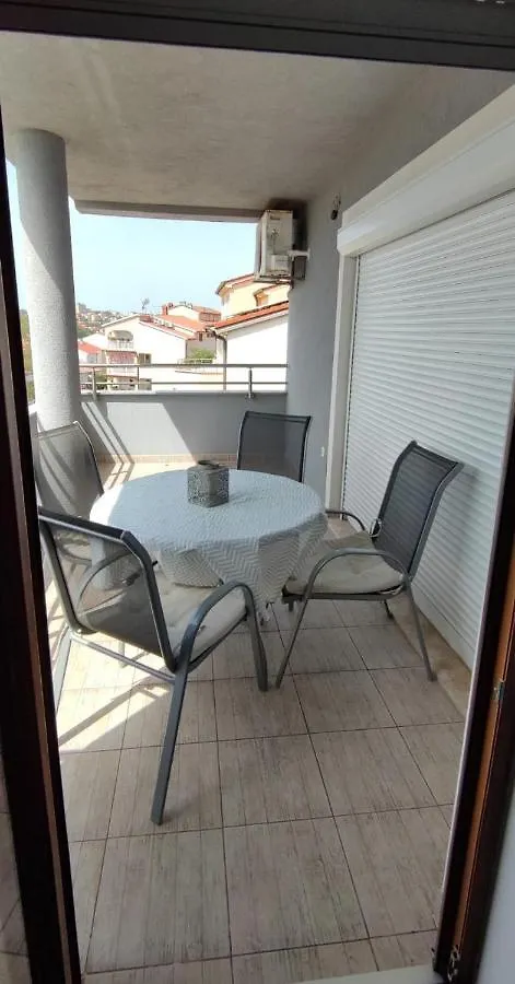 Twins Markovic Apartments Pula