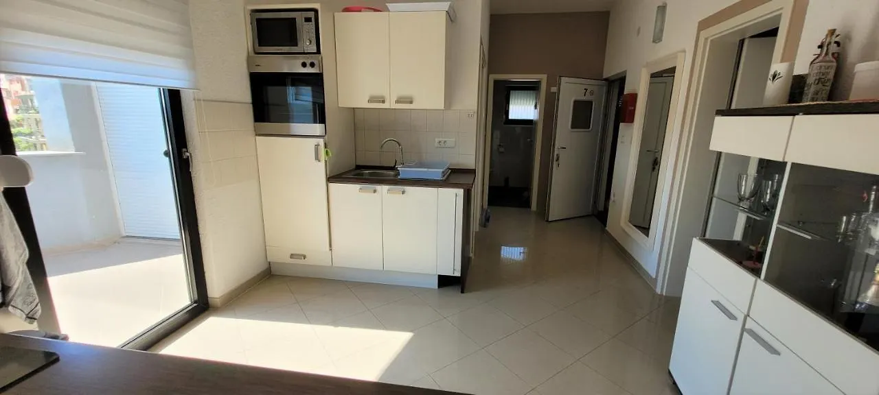 Twins Markovic Apartments Pula
