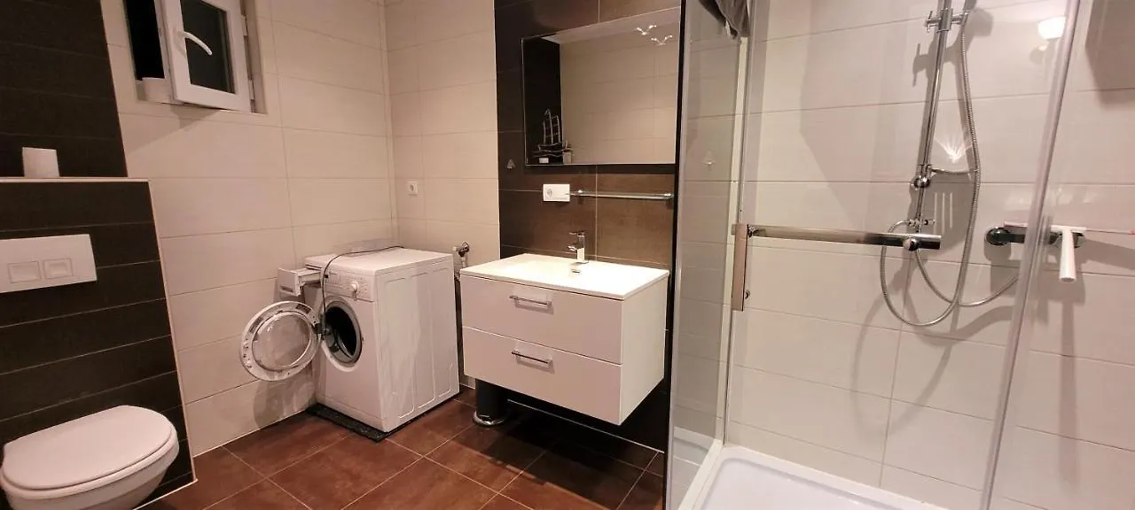Twins Markovic Apartments Pula Croatia
