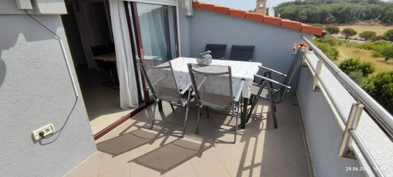 Twins Markovic Apartments Pula
