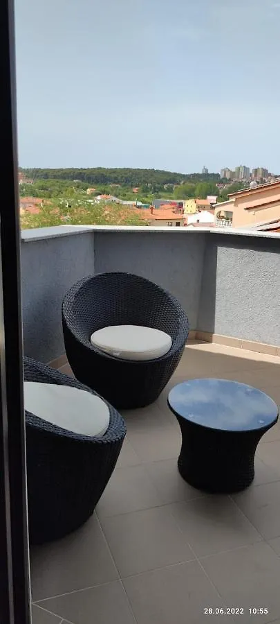 Twins Markovic Apartments Pula