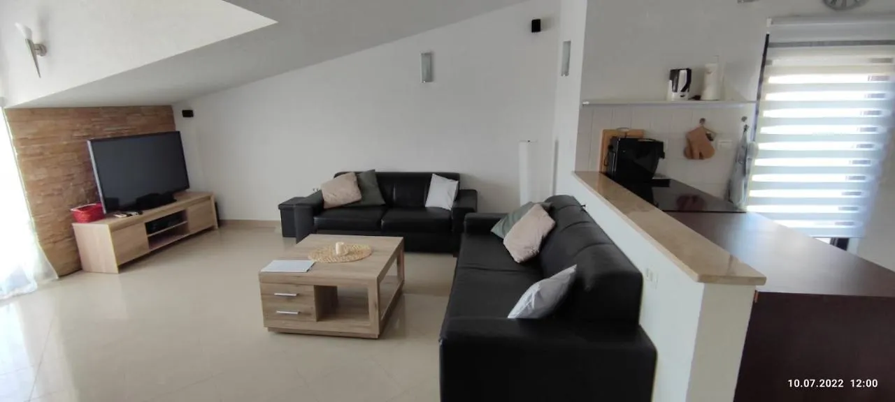 Twins Markovic Apartments Pula