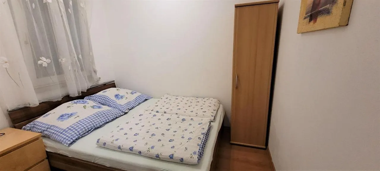 Twins Markovic Apartments Pula Croatia