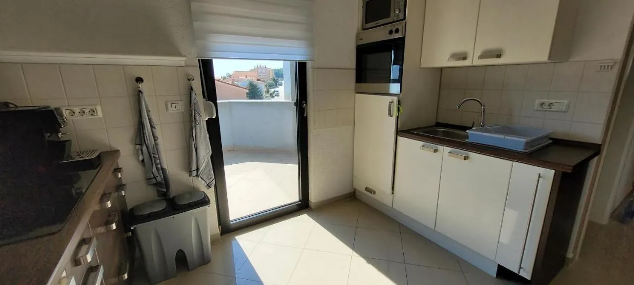 Twins Markovic Apartments Pula
