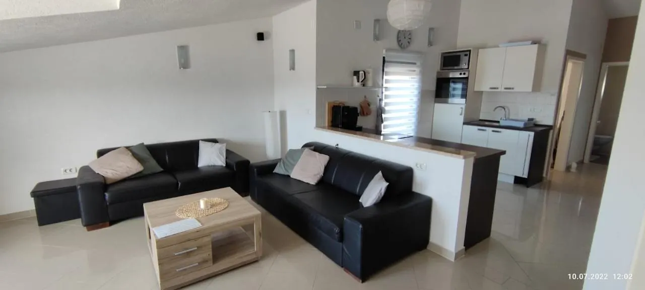 Twins Markovic Apartments Pula Croatia